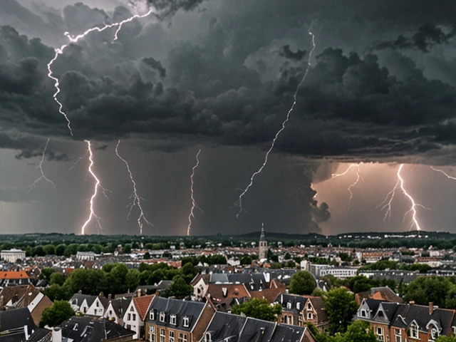 Zware onweersbuien teisteren België: Veel vluchten geannuleerd door code oranje